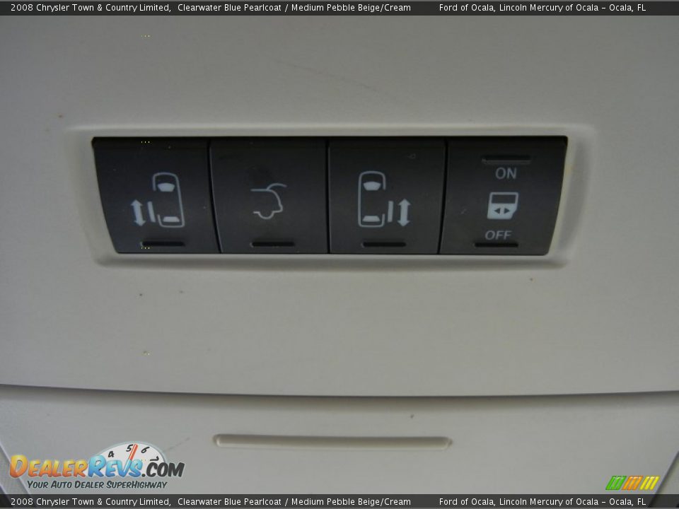 2008 Chrysler Town & Country Limited Clearwater Blue Pearlcoat / Medium Pebble Beige/Cream Photo #28
