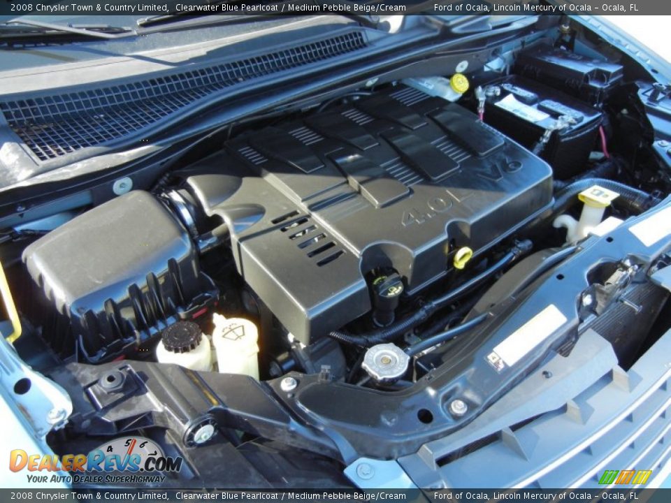 2008 Chrysler Town & Country Limited Clearwater Blue Pearlcoat / Medium Pebble Beige/Cream Photo #33
