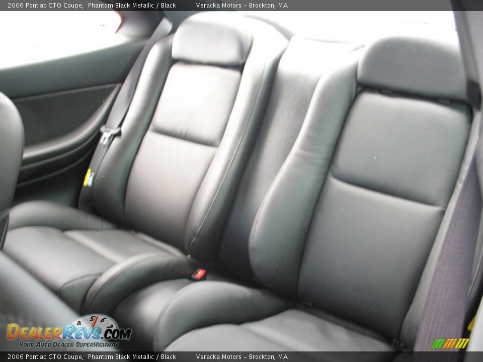 Rear Seat of 2006 Pontiac GTO Coupe Photo #14