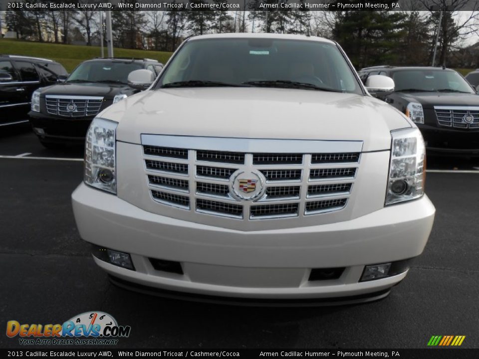 2013 Cadillac Escalade Luxury AWD White Diamond Tricoat / Cashmere/Cocoa Photo #2