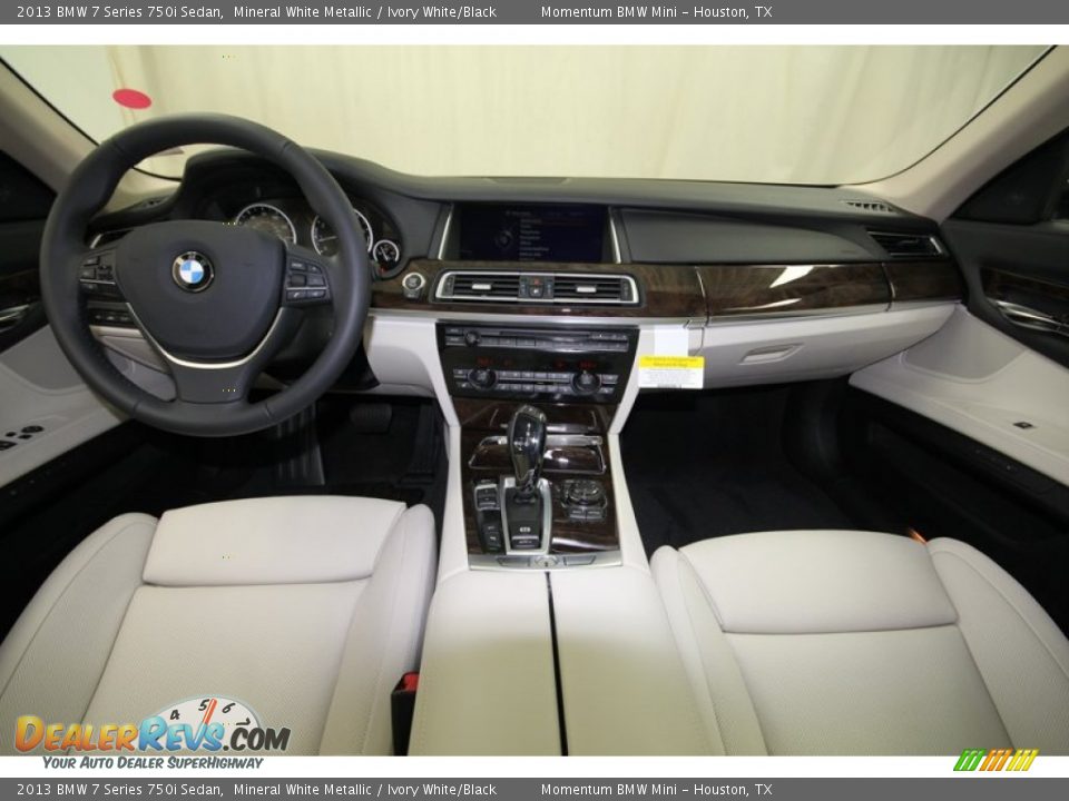 Dashboard of 2013 BMW 7 Series 750i Sedan Photo #4