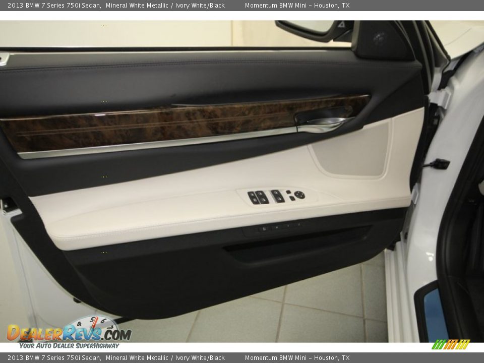 Door Panel of 2013 BMW 7 Series 750i Sedan Photo #13