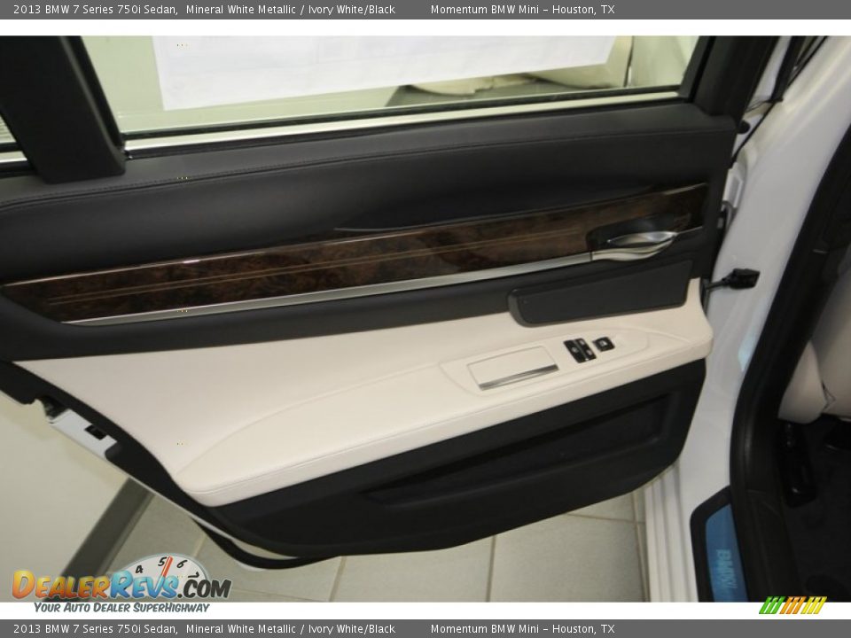 Door Panel of 2013 BMW 7 Series 750i Sedan Photo #26