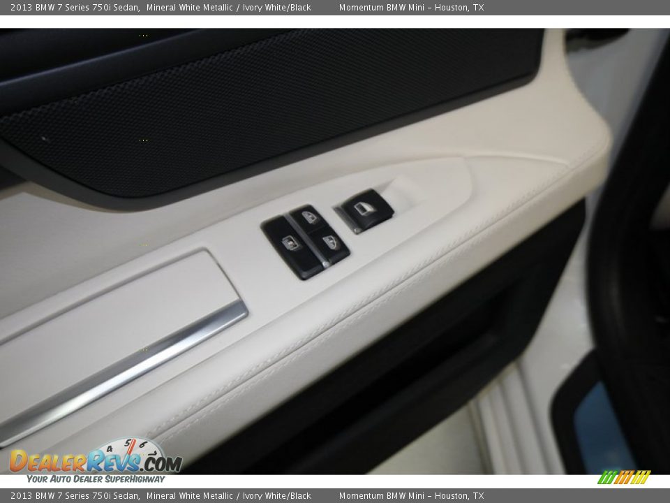 2013 BMW 7 Series 750i Sedan Mineral White Metallic / Ivory White/Black Photo #27