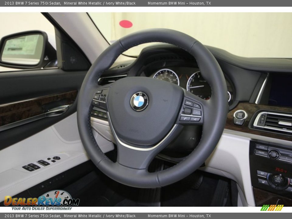 2013 BMW 7 Series 750i Sedan Steering Wheel Photo #28