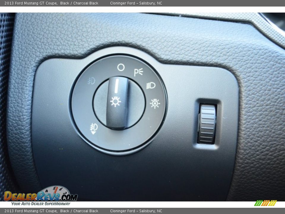 2013 Ford Mustang GT Coupe Black / Charcoal Black Photo #22
