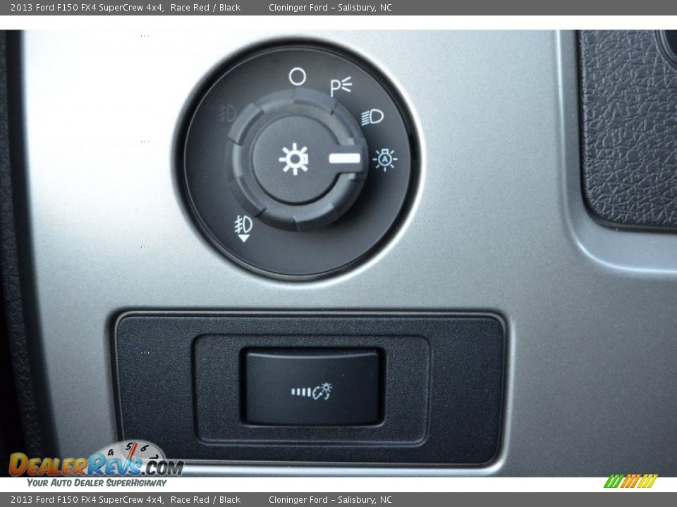 Controls of 2013 Ford F150 FX4 SuperCrew 4x4 Photo #33