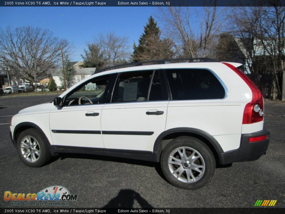 2005 Volvo XC90 T6 AWD Ice White / Taupe/Light Taupe Photo #4