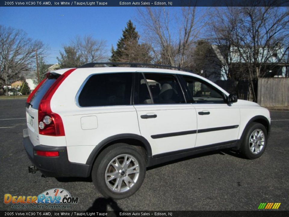 2005 Volvo XC90 T6 AWD Ice White / Taupe/Light Taupe Photo #8