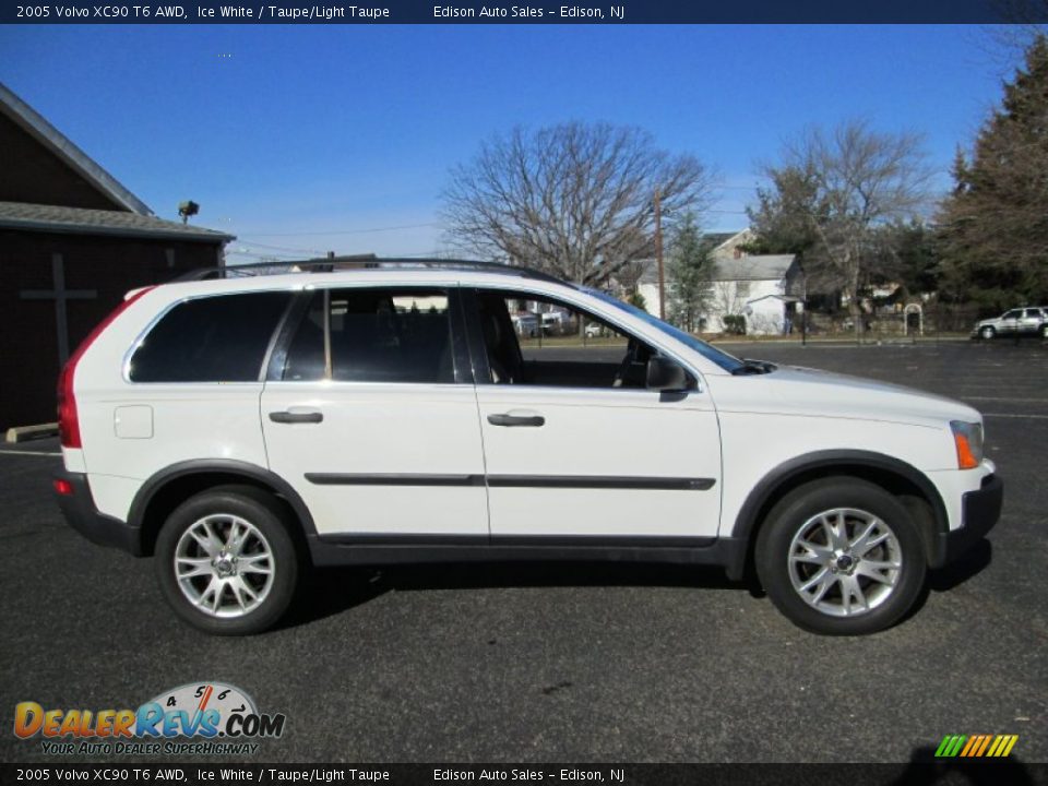 2005 Volvo XC90 T6 AWD Ice White / Taupe/Light Taupe Photo #9