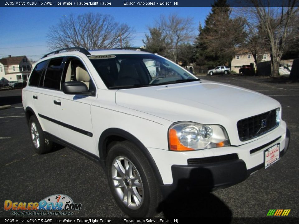 2005 Volvo XC90 T6 AWD Ice White / Taupe/Light Taupe Photo #11