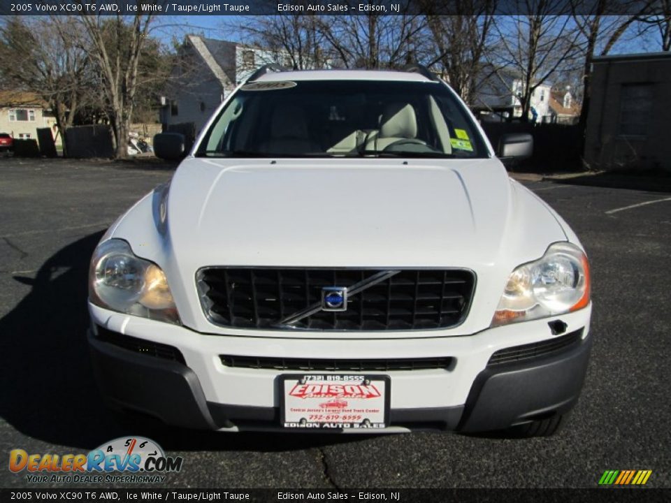 2005 Volvo XC90 T6 AWD Ice White / Taupe/Light Taupe Photo #12