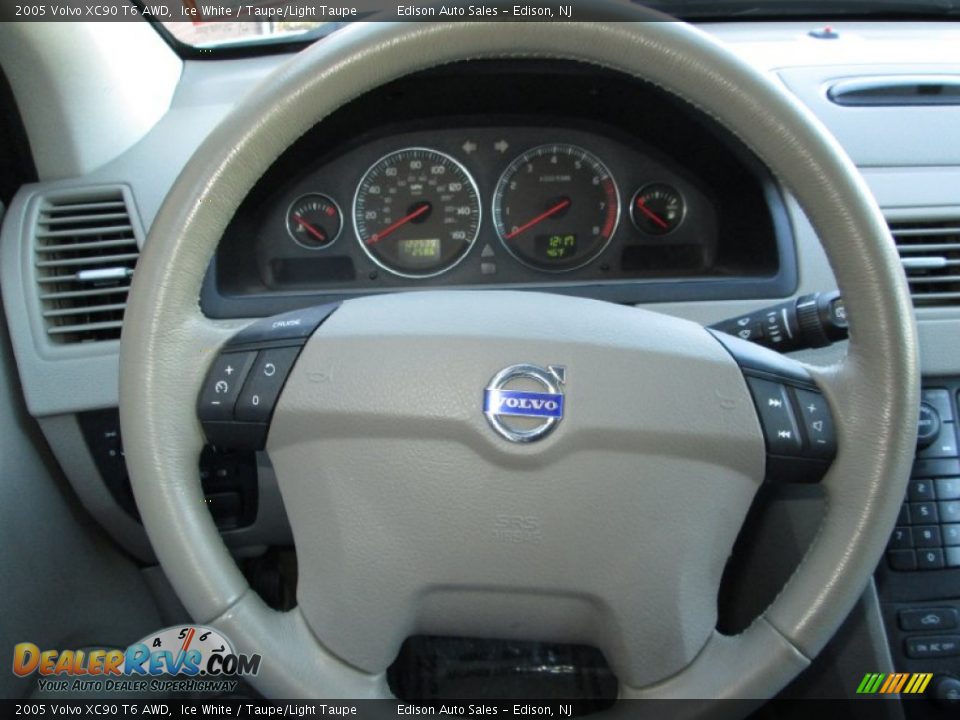 2005 Volvo XC90 T6 AWD Ice White / Taupe/Light Taupe Photo #25