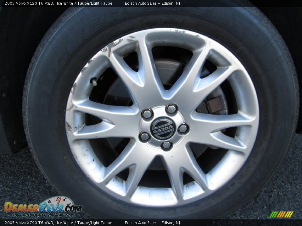2005 Volvo XC90 T6 AWD Ice White / Taupe/Light Taupe Photo #35