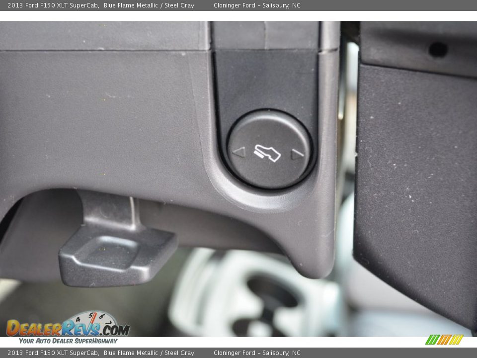 2013 Ford F150 XLT SuperCab Blue Flame Metallic / Steel Gray Photo #26