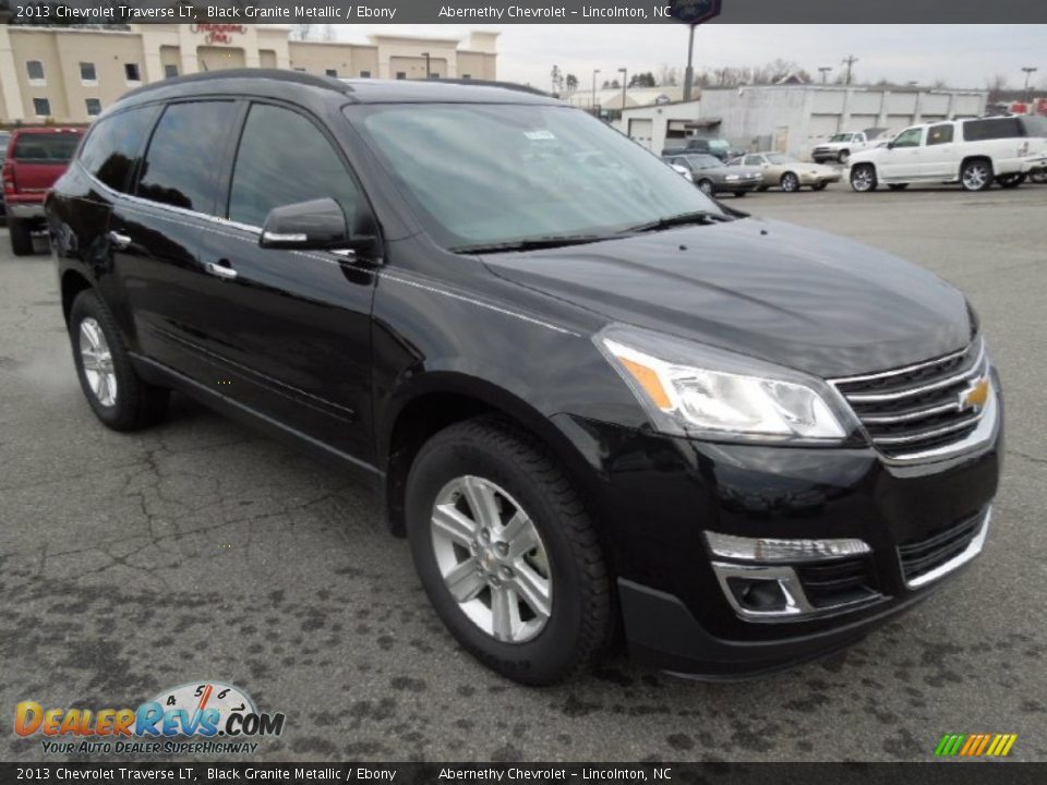 Front 3/4 View of 2013 Chevrolet Traverse LT Photo #1