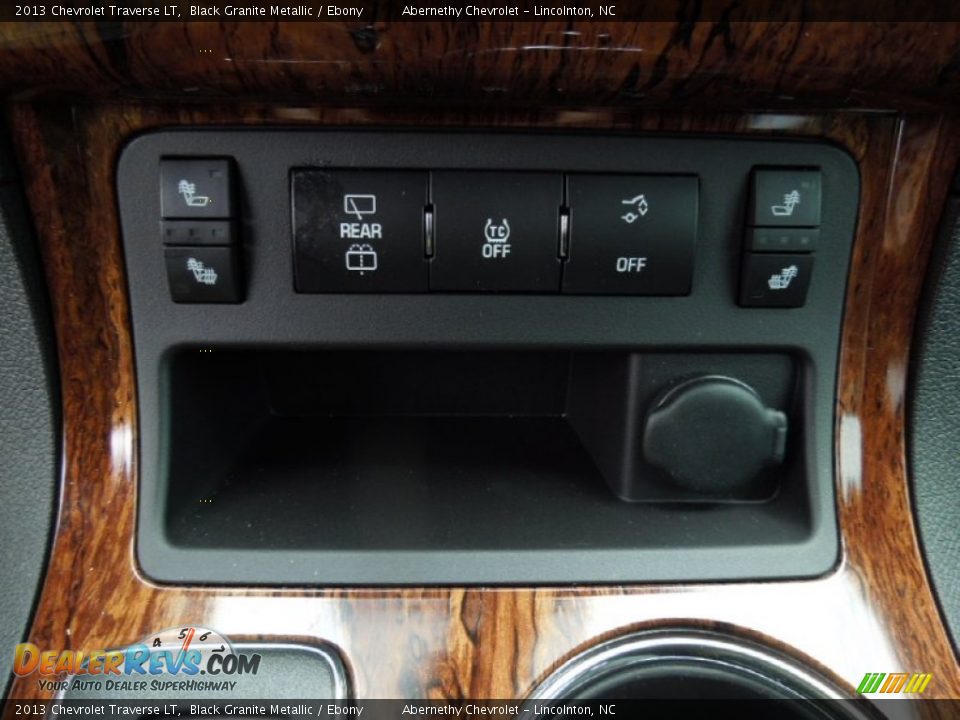 Controls of 2013 Chevrolet Traverse LT Photo #13