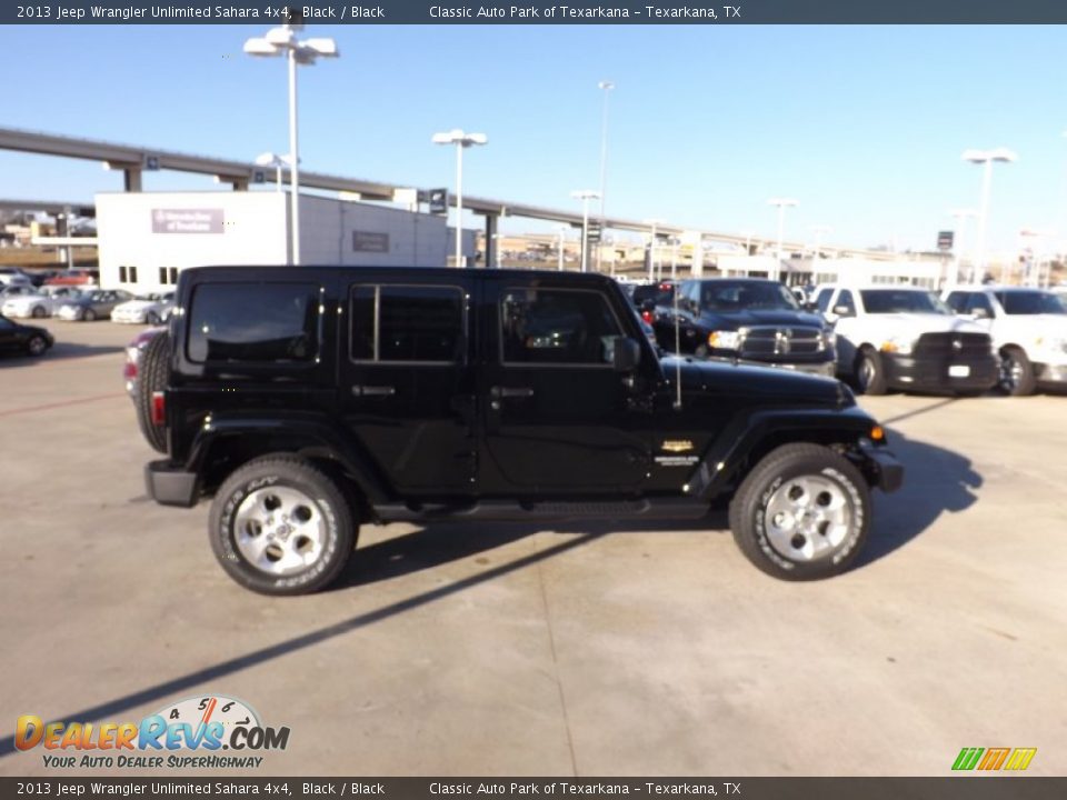 2013 Jeep Wrangler Unlimited Sahara 4x4 Black / Black Photo #6