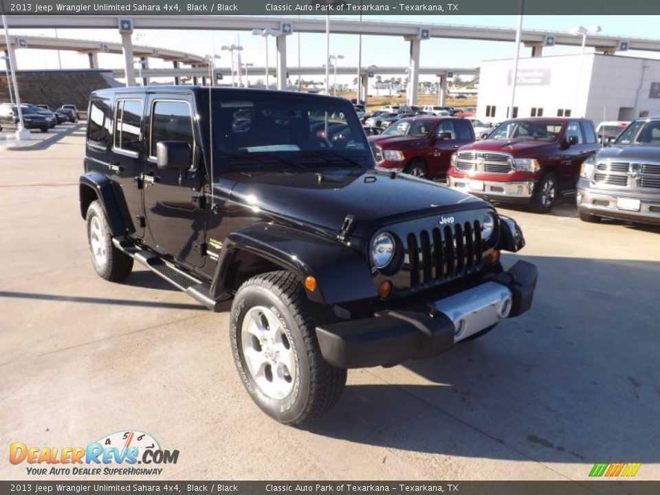 2013 Jeep Wrangler Unlimited Sahara 4x4 Black / Black Photo #7