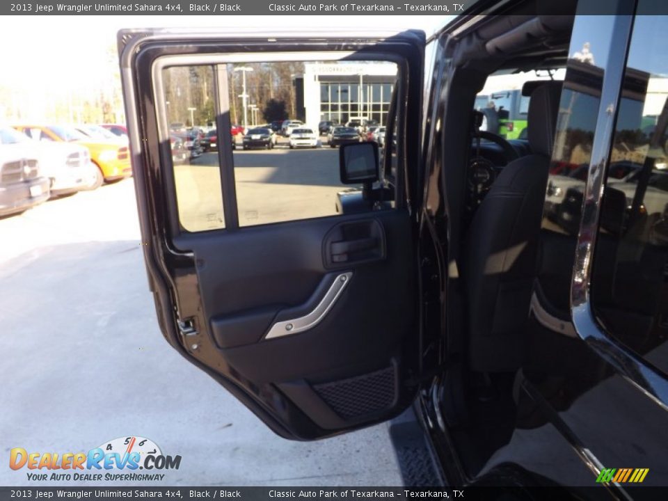 2013 Jeep Wrangler Unlimited Sahara 4x4 Black / Black Photo #14