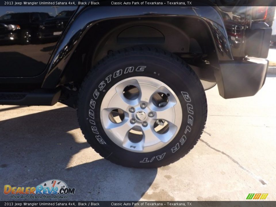 2013 Jeep Wrangler Unlimited Sahara 4x4 Black / Black Photo #16