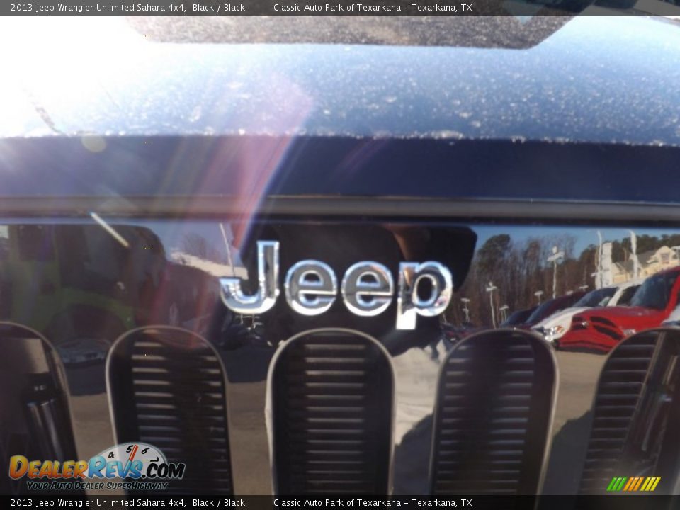 2013 Jeep Wrangler Unlimited Sahara 4x4 Black / Black Photo #18