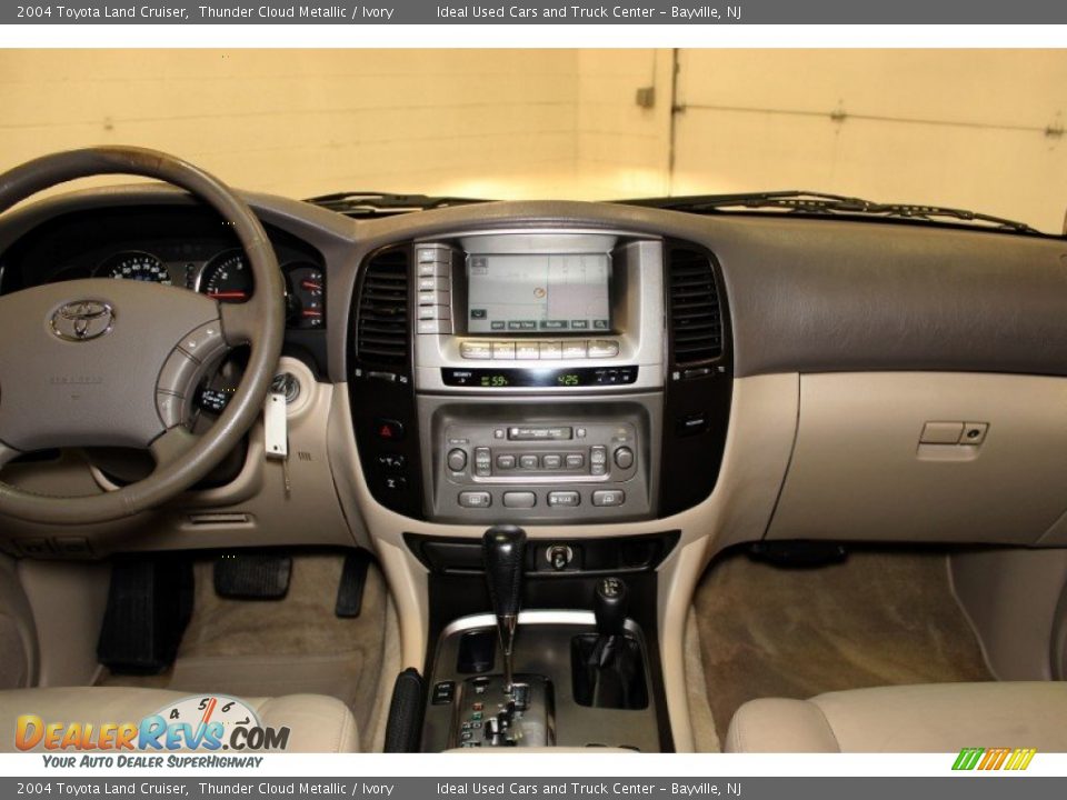 2004 Toyota Land Cruiser Thunder Cloud Metallic / Ivory Photo #6