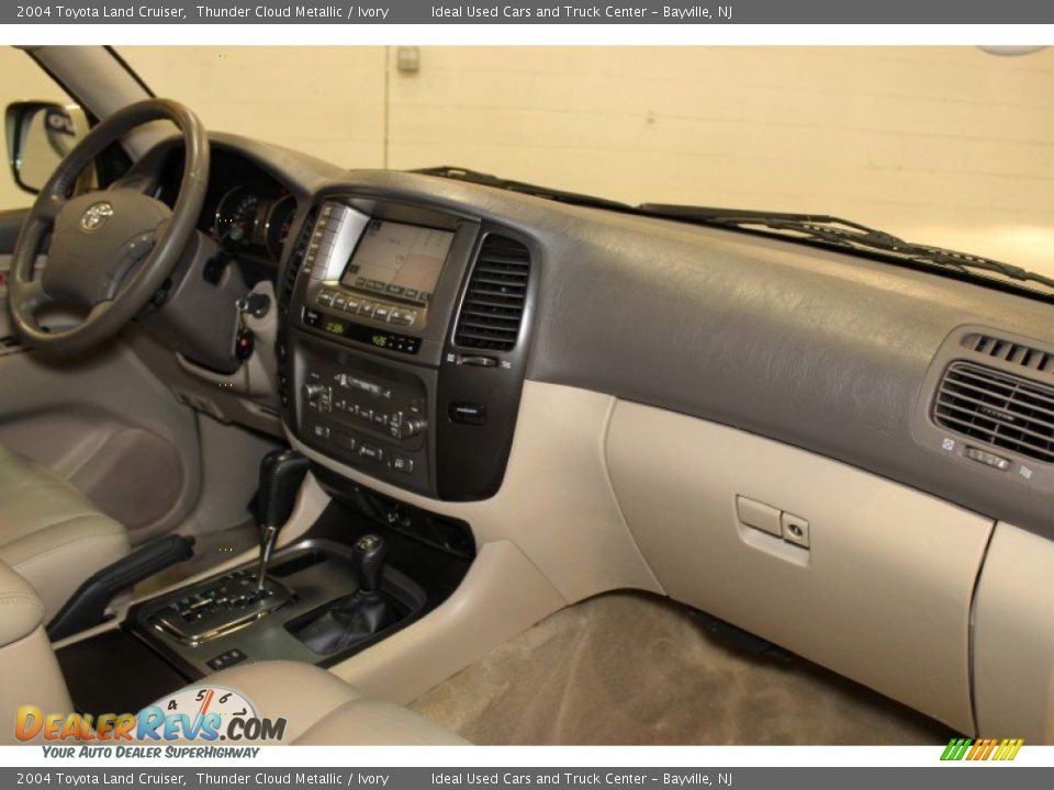 2004 Toyota Land Cruiser Thunder Cloud Metallic / Ivory Photo #8
