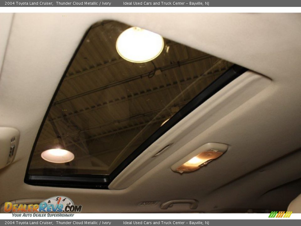 2004 Toyota Land Cruiser Thunder Cloud Metallic / Ivory Photo #11