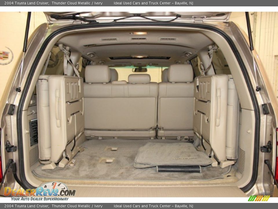 2004 Toyota Land Cruiser Thunder Cloud Metallic / Ivory Photo #16