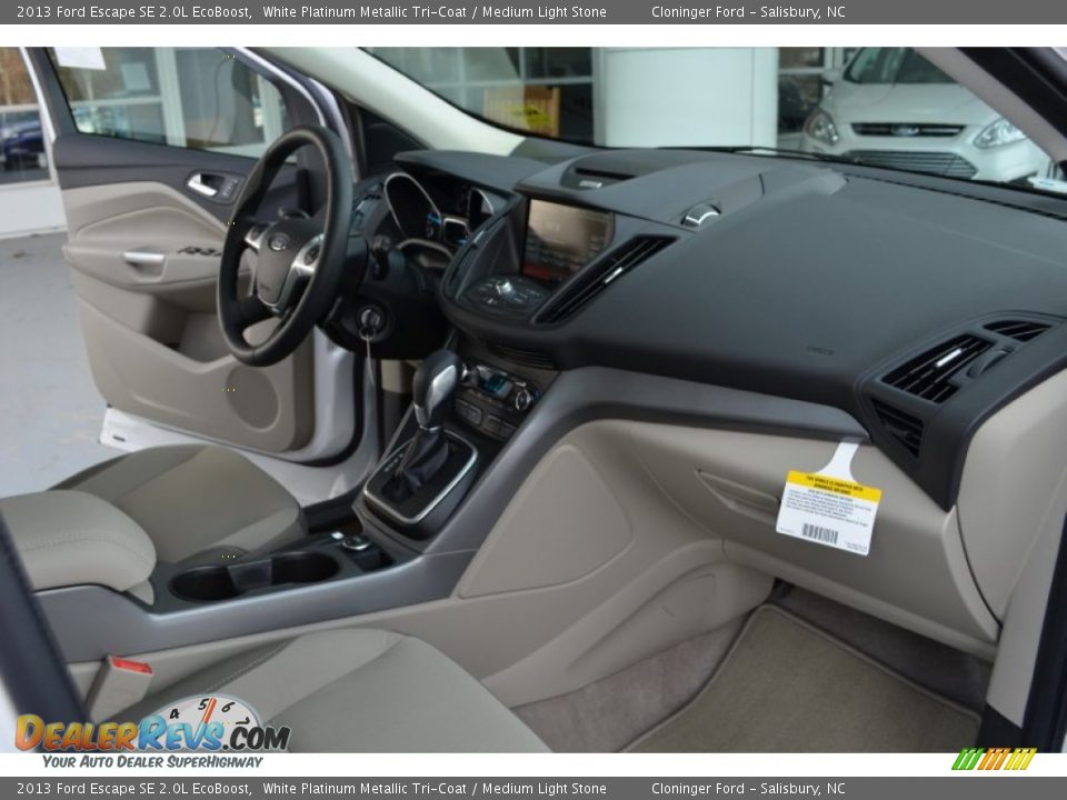 2013 Ford Escape SE 2.0L EcoBoost White Platinum Metallic Tri-Coat / Medium Light Stone Photo #17