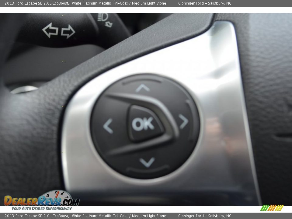 2013 Ford Escape SE 2.0L EcoBoost White Platinum Metallic Tri-Coat / Medium Light Stone Photo #26