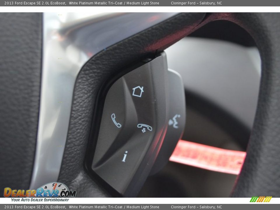 2013 Ford Escape SE 2.0L EcoBoost White Platinum Metallic Tri-Coat / Medium Light Stone Photo #31