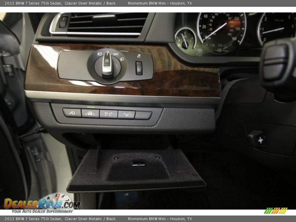 Controls of 2013 BMW 7 Series 750i Sedan Photo #25