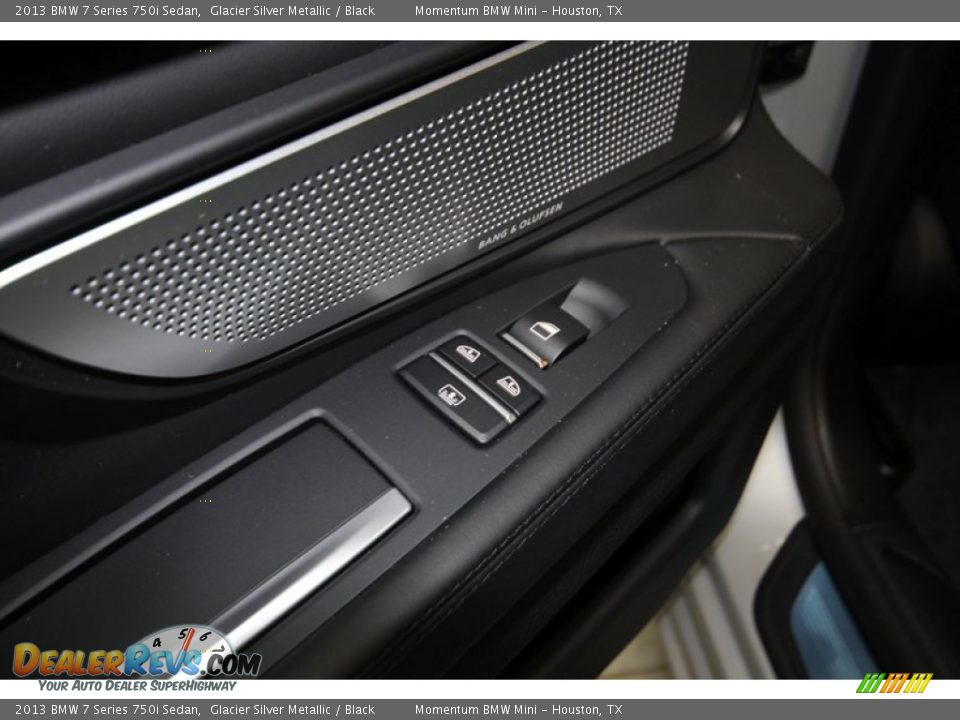 Controls of 2013 BMW 7 Series 750i Sedan Photo #28