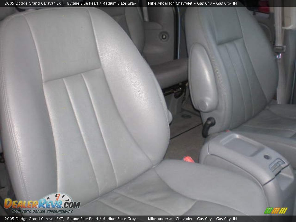 2005 Dodge Grand Caravan SXT Butane Blue Pearl / Medium Slate Gray Photo #4