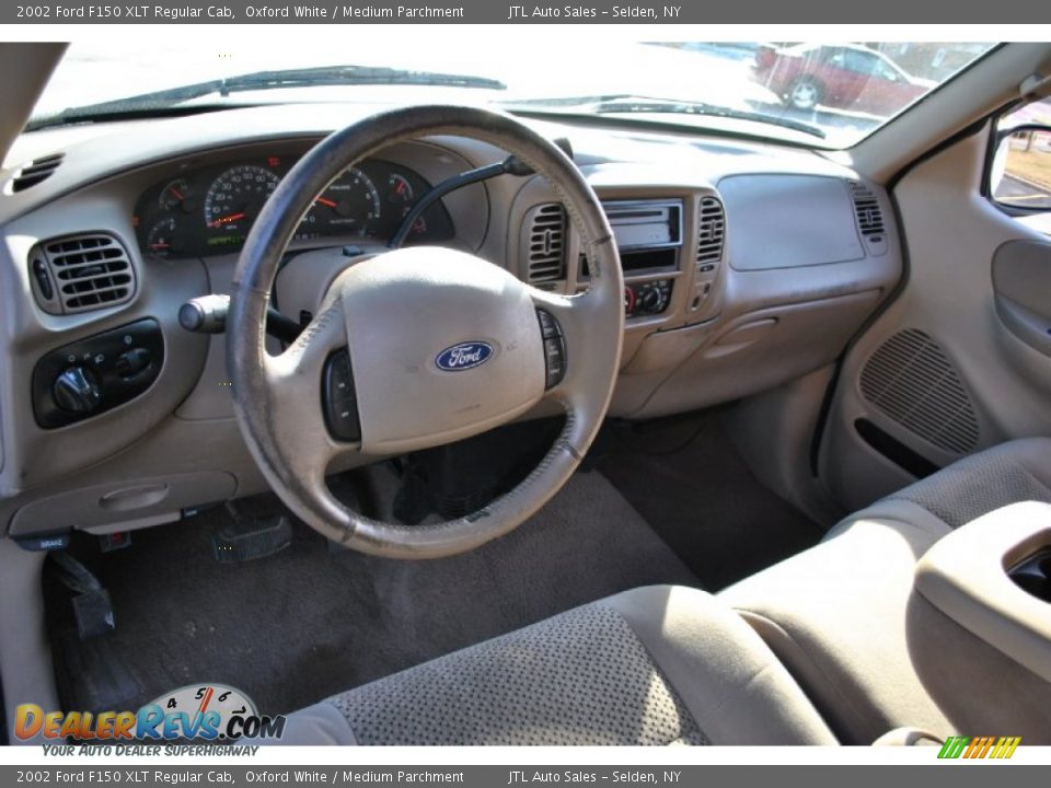 Medium Parchment Interior - 2002 Ford F150 XLT Regular Cab Photo #18