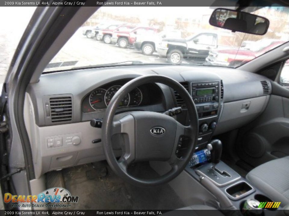 2009 Kia Sorento LX 4x4 Alpine Gray / Gray Photo #10