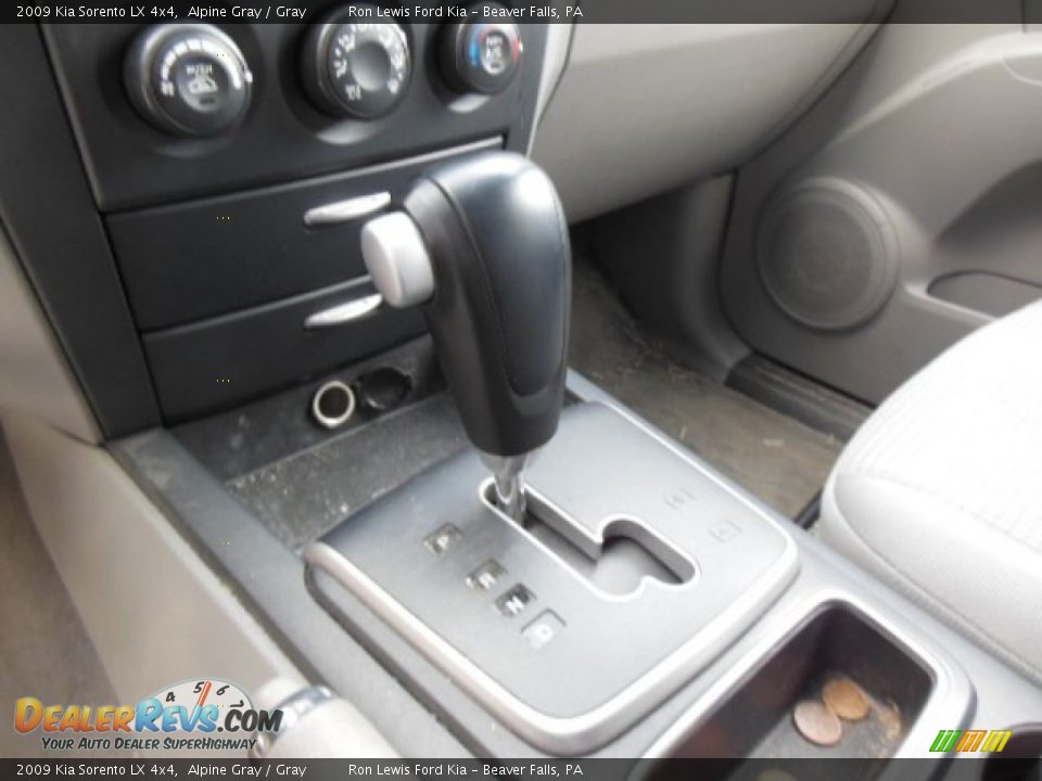 2009 Kia Sorento LX 4x4 Alpine Gray / Gray Photo #17