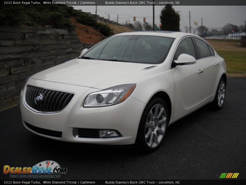Front 3/4 View of 2013 Buick Regal Turbo Photo #1