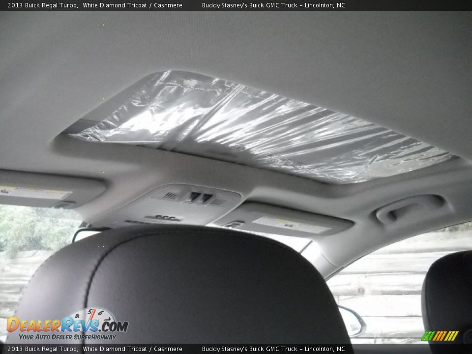 2013 Buick Regal Turbo White Diamond Tricoat / Cashmere Photo #11