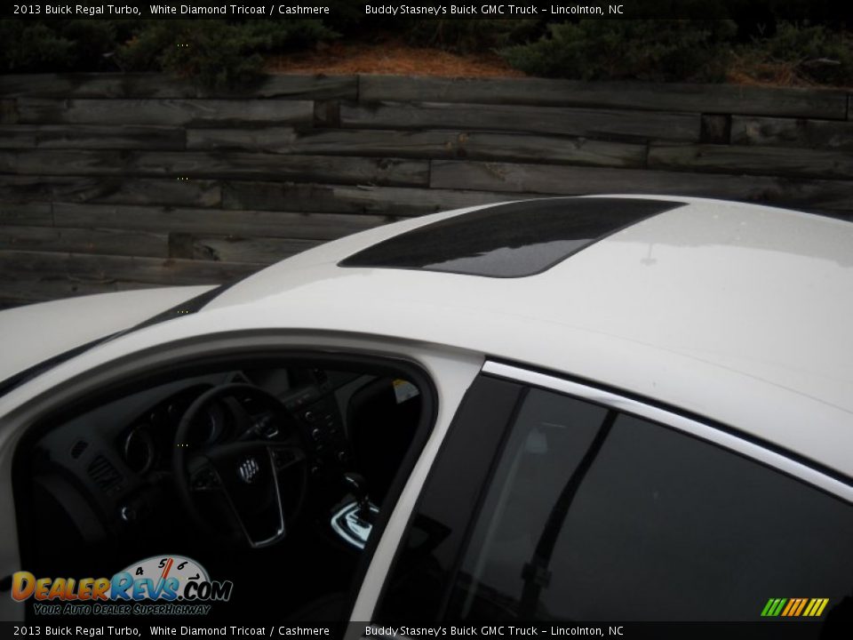 2013 Buick Regal Turbo White Diamond Tricoat / Cashmere Photo #12