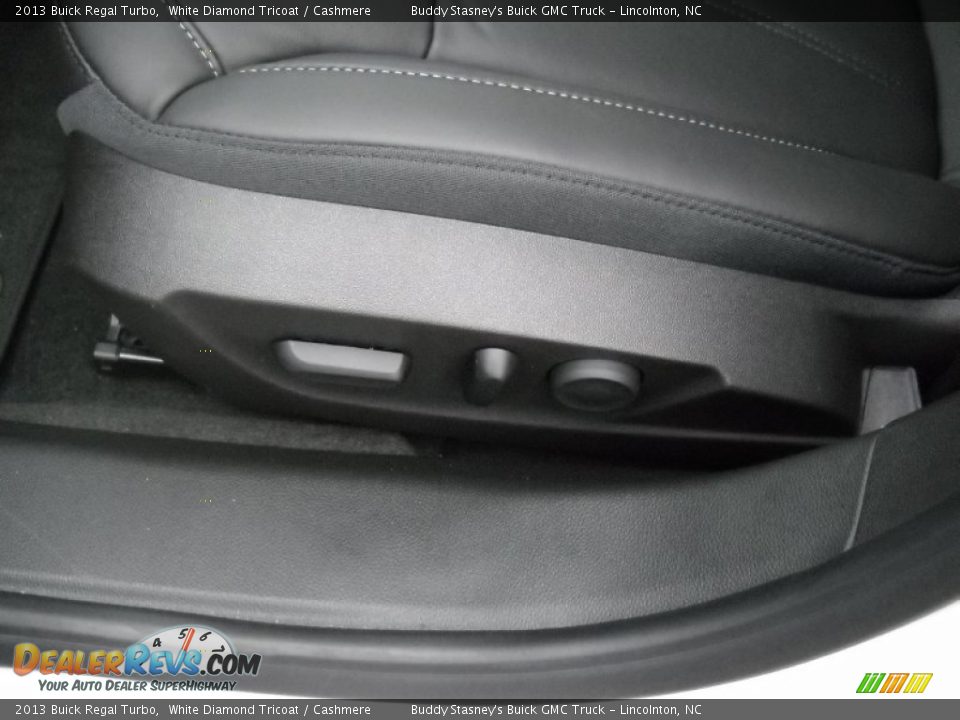 2013 Buick Regal Turbo White Diamond Tricoat / Cashmere Photo #13