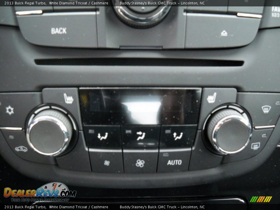 Controls of 2013 Buick Regal Turbo Photo #16
