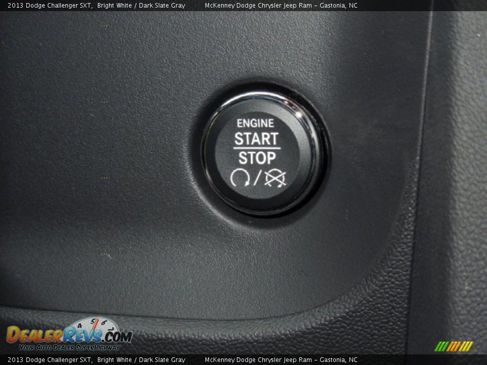 2013 Dodge Challenger SXT Bright White / Dark Slate Gray Photo #14