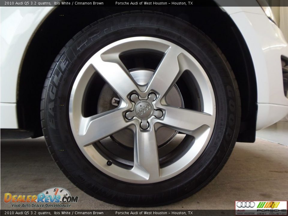 2010 Audi Q5 3.2 quattro Ibis White / Cinnamon Brown Photo #35