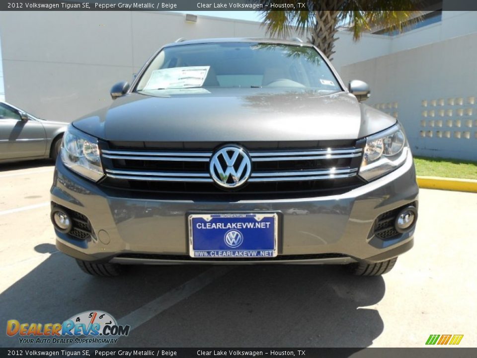 2012 Volkswagen Tiguan SE Pepper Gray Metallic / Beige Photo #2