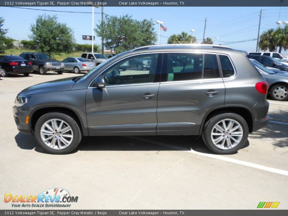 2012 Volkswagen Tiguan SE Pepper Gray Metallic / Beige Photo #4
