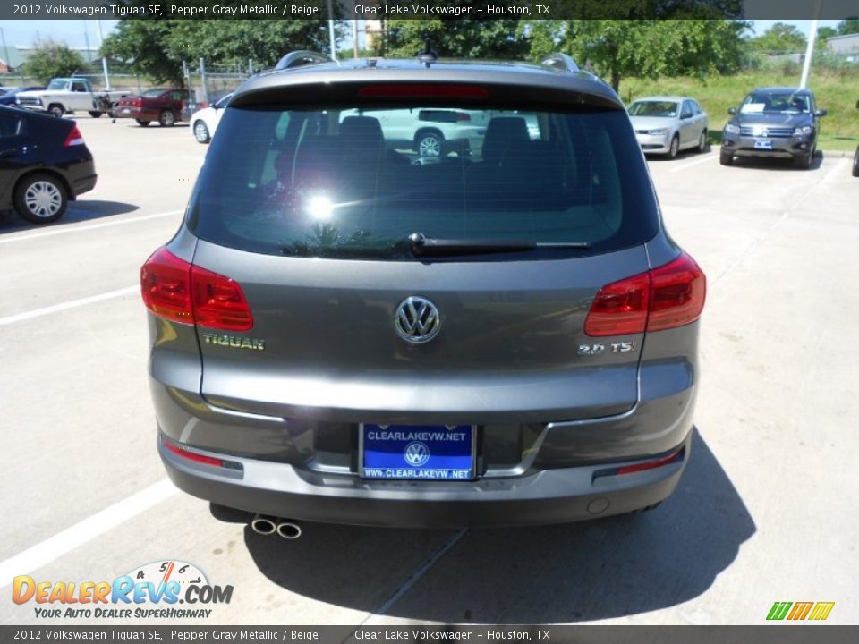 2012 Volkswagen Tiguan SE Pepper Gray Metallic / Beige Photo #6