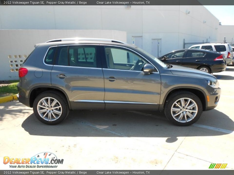 2012 Volkswagen Tiguan SE Pepper Gray Metallic / Beige Photo #8